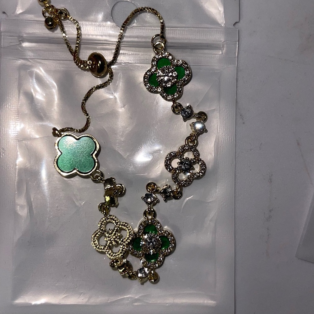 Elegant Green and Gold Floral Bracelet
